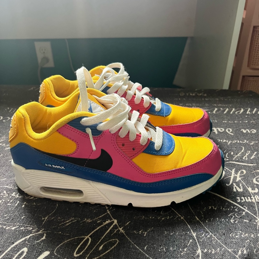 Nike woman’s air max